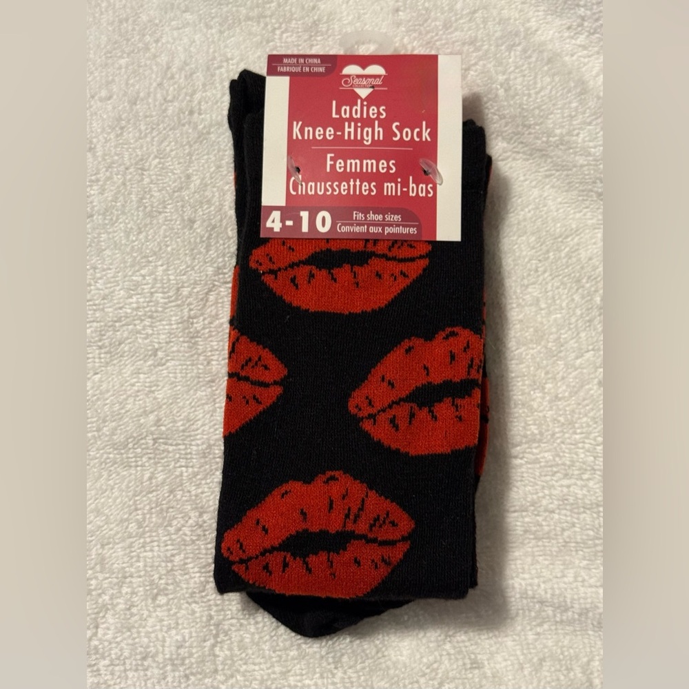 Valentine’s Day Kiss Lips Mouth Red on Black Background Women’s Knee-High Socks